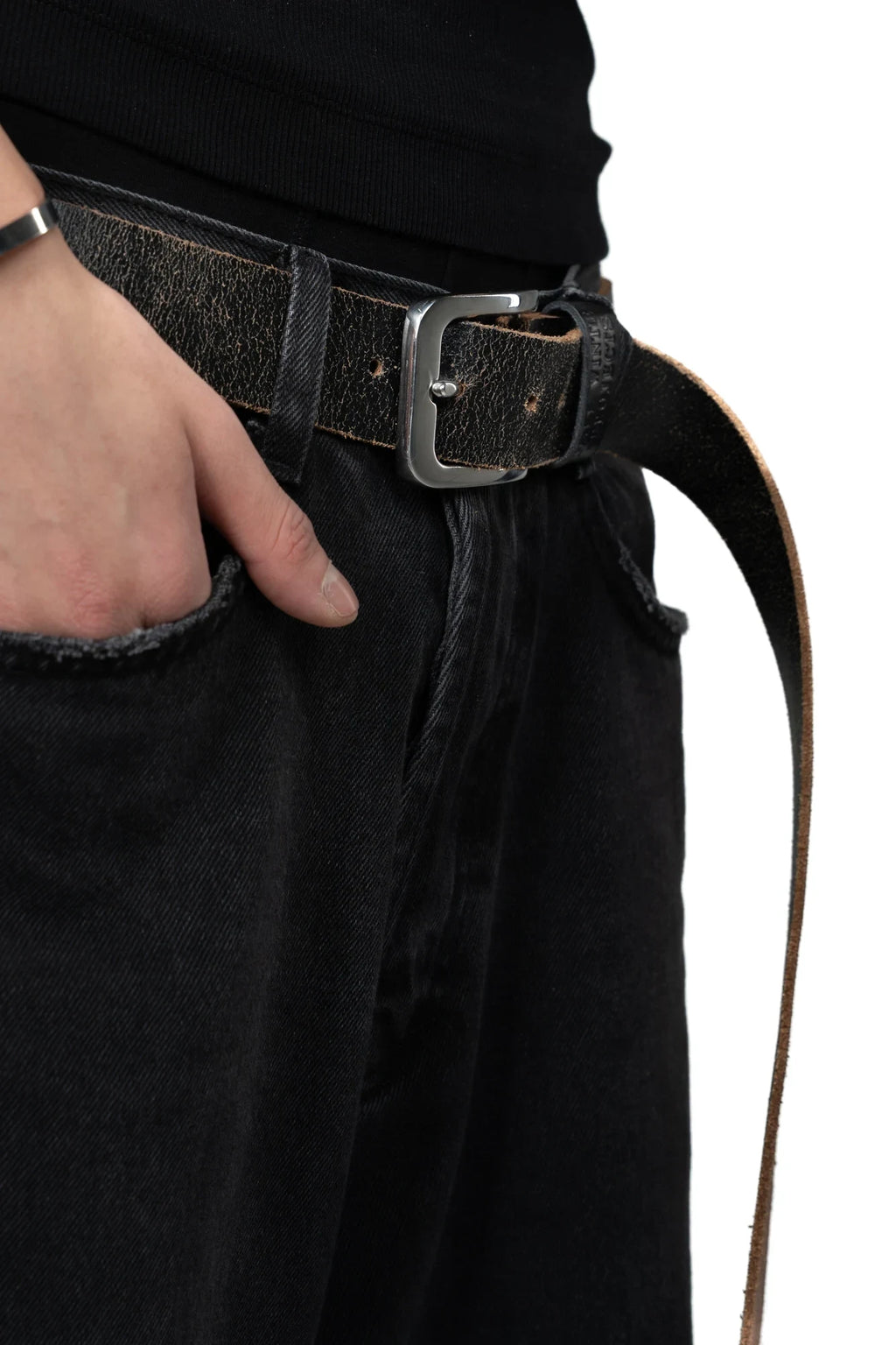 BROWN LABEL LEATHER GOODS CRACKED OVERLENGTH BELT BLACK